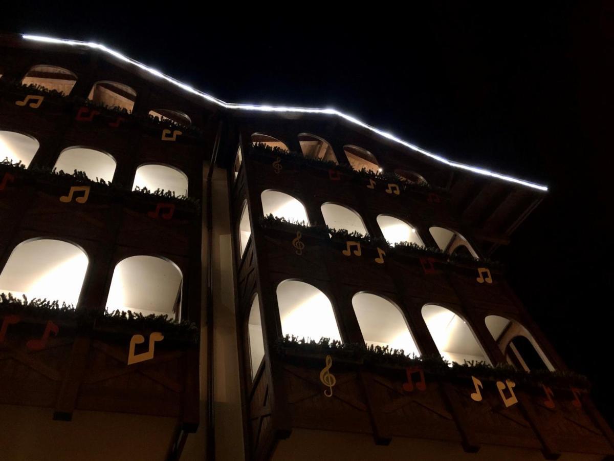 Hotel Isolabella Wellness Fiera di Primiero Kültér fotó