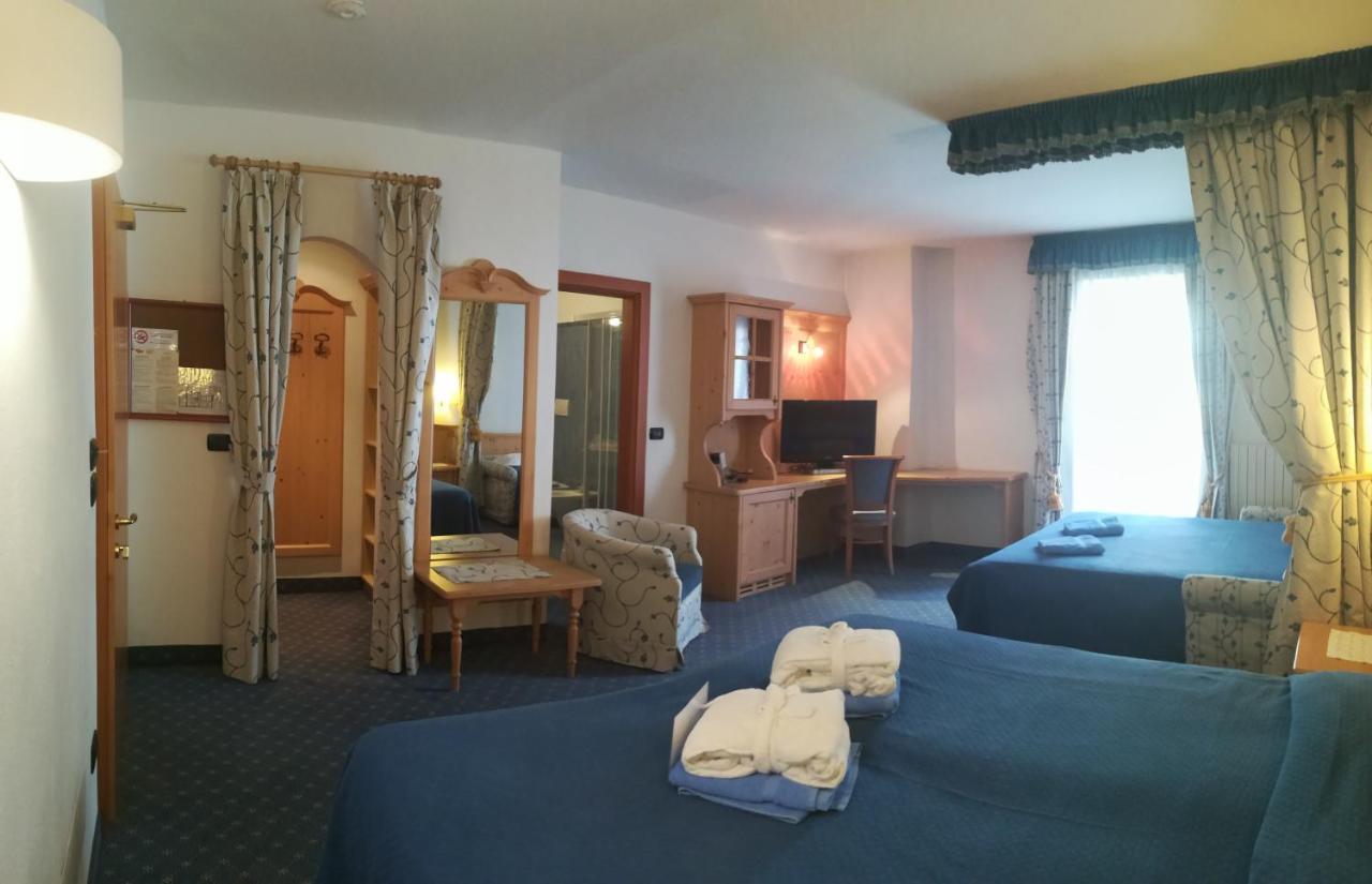 Hotel Isolabella Wellness Fiera di Primiero Kültér fotó