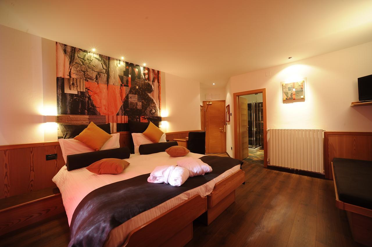 Hotel Isolabella Wellness Fiera di Primiero Kültér fotó