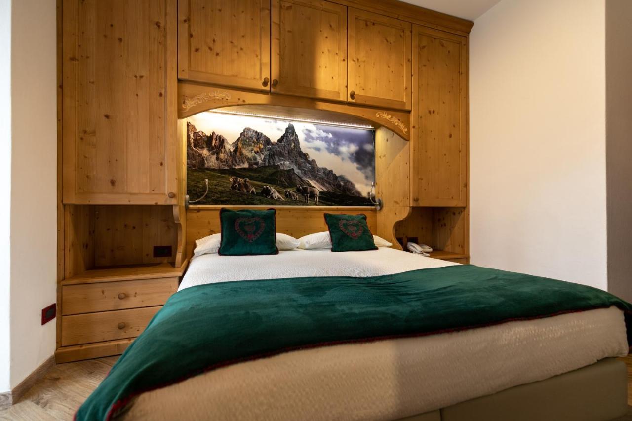 Hotel Isolabella Wellness Fiera di Primiero Kültér fotó