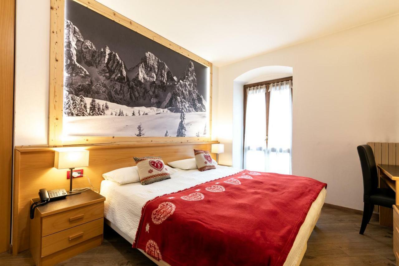 Hotel Isolabella Wellness Fiera di Primiero Kültér fotó